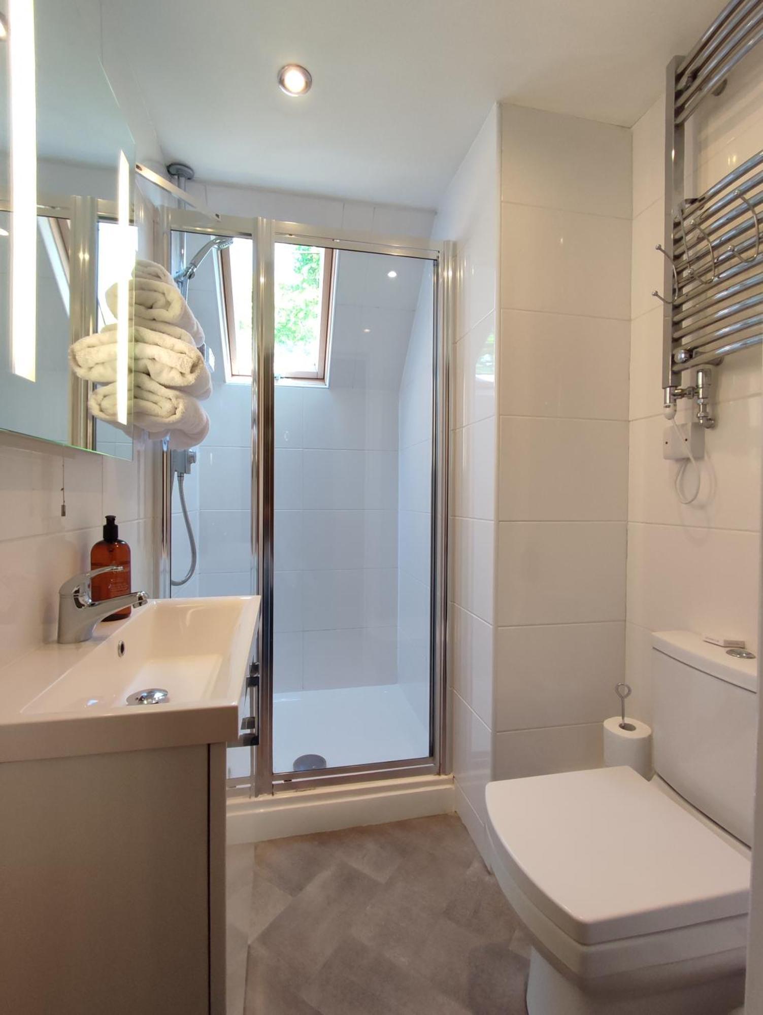 Anton Guest House Bed And Breakfast Σριούσμπερι Εξωτερικό φωτογραφία
