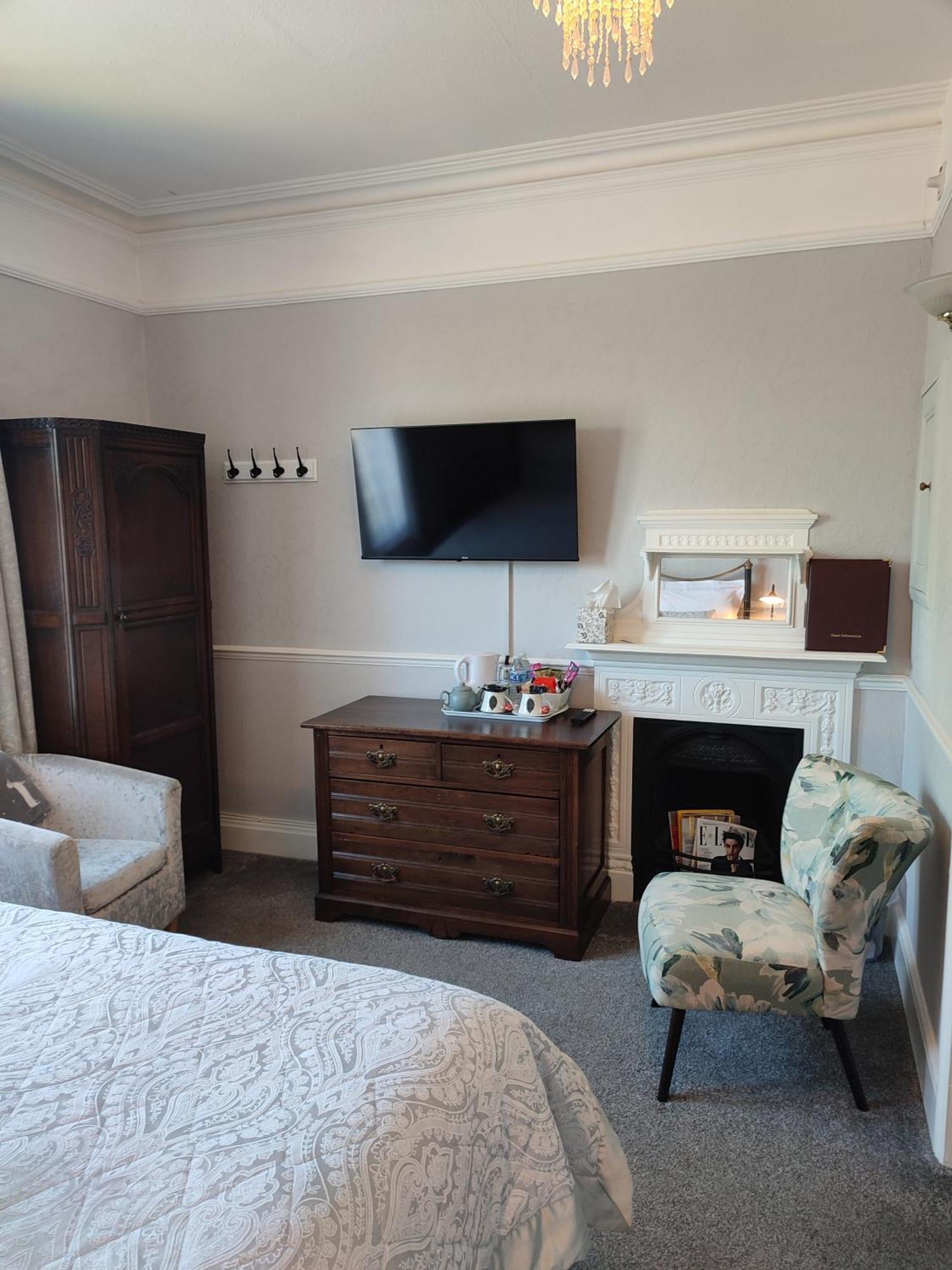Anton Guest House Bed And Breakfast Σριούσμπερι Εξωτερικό φωτογραφία